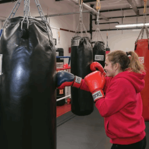 boxe feminine : cours de boxe réservés aux femmes sur Dreux / Vernouillet Lundi Mercredi et Vendredi de 18h45 à 20h